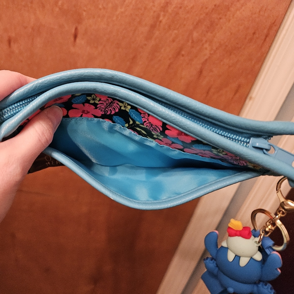 Disney Stitch Cosmetic Bag +  Bagcharm/Keychain - Picture 10 of 16